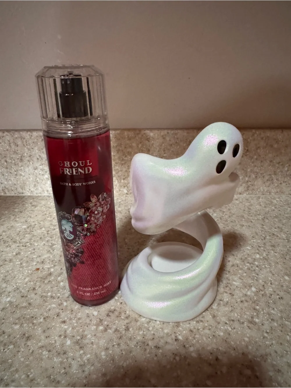 2026 Bath & Body Works Twisting Ghost Fragrance Holder. Includes Ghoul Friend